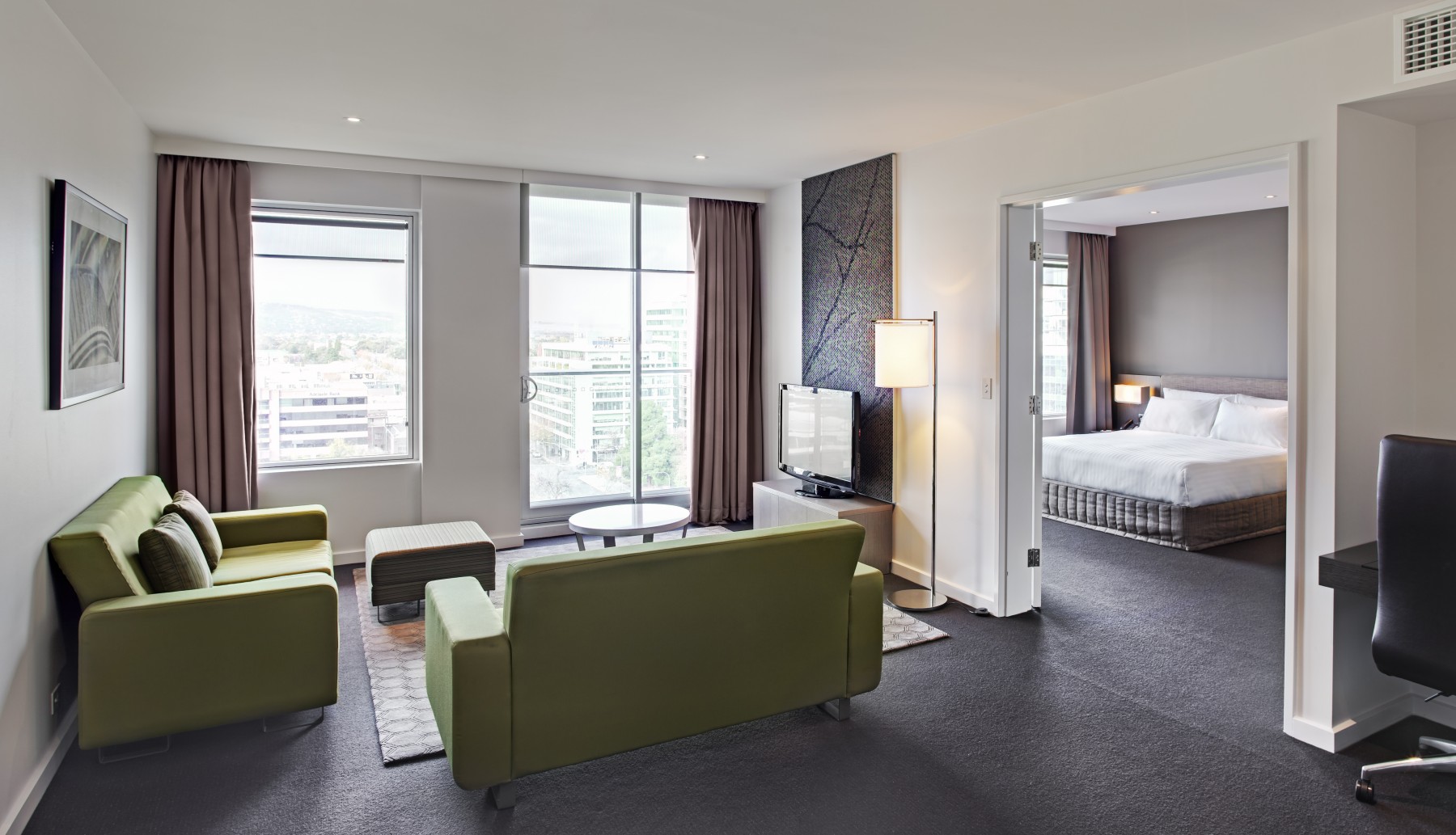 Pullman Adelaide pullmanadelaidehotelroomsandsuitesdeluxesuite